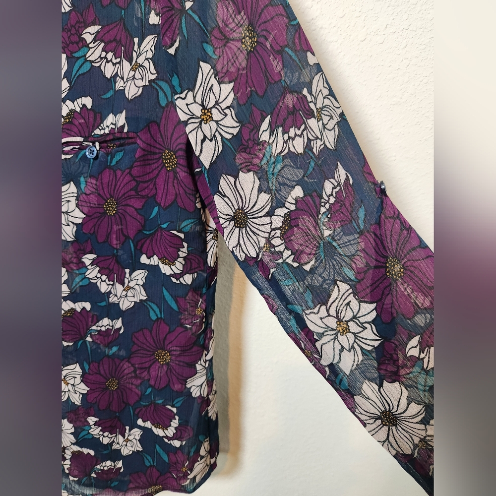 Kut from the Kloth Sinclair Med Button Front Sheer Chiffon Blouse Purple Floral‎ - Picture 4 of 6